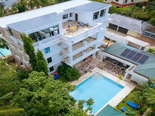 8-Suite Diani Villa with Private Kitchens, Pool, Gazebo, Pergola & 600m from the beach - 0