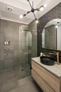 OPTUS Stadium 2BR CBD Apartment with FREE Parking - 2