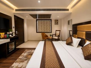 Hotel Aura IP Grand By Qotel Karkardooma Metro Station New Delhi - 6