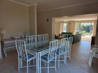 Ripples Beach House - 14 sleeper - 6
