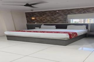 FabHotel Blue Star Inn - 5