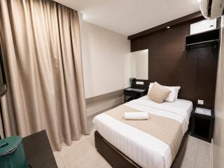 Cathay Hotel - 7