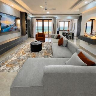 Panoramic Sea view Penthouse AirCon Pool, Gym, Beach - 0