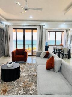 Panoramic Sea view Penthouse AirCon Pool, Gym, Beach - 9