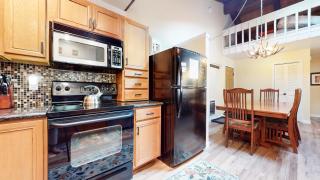 Mammoth Estates Deluxe 2 Bedroom Condos - 9