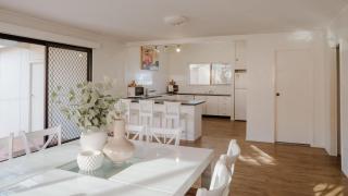 Clarence Court ON THE Beach - Pet-Friendly Beach House Opposite Main Beach - Holiday Yamba - 6