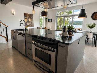 Lakefront & Stunning Views - Les 3 Soeurs - 4