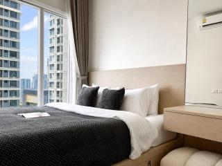 Near BTS l Workspace l Pool and Sauna - 9