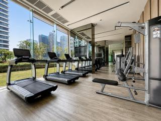 Near BTS l Workspace l Pool and Sauna - 7