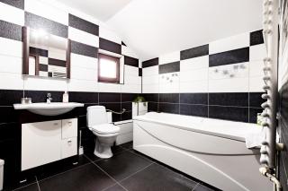 ATTRACTIVE HOUSE - 2-Level Home - 2BR, 2 Baths, Big Terrace, Private 3-Car Yard Parking - by RealTrust - 5