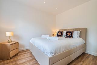 Ascot - Cosy 2 Bed - Free Parking, Sleeps 4, Close to Ascot Racecourse - 3