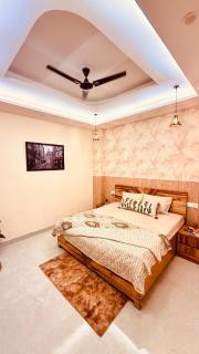 Alpine Ember - A Luxury Escape in Doon Valley - 3
