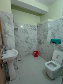 Baba Benison Resort And Restaurant - 2