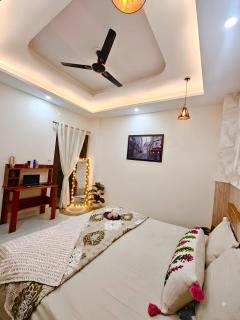 Alpine Ember - A Luxury Escape in Doon Valley - 2