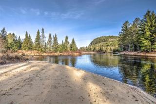 Spa & River access - Caribou - 9