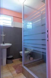 Maison Les Abymes — 60 m², jardin - 4