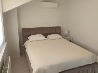 Apartament cu o cameră matrimonială si cameră de zi - 0