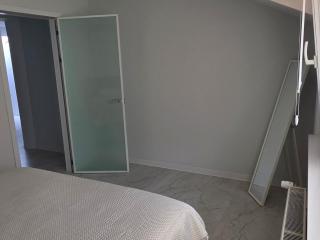 Apartament cu o cameră matrimonială si cameră de zi - 8