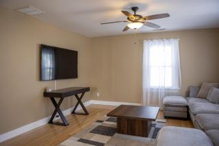 Ann Inn - Downtown New Milford Apartment - 7