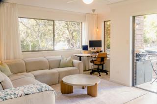 Broadbeach Family Retreat, Baby and Kids - 0
