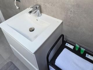 Cameră twin confortabilă și luminoasă - 4