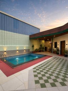 cozy 2 BR with private pool near Hyatt - 0