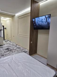 Black Tower Apartment near Airport - 0