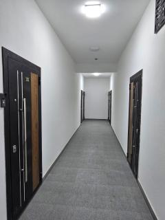 Black Tower Apartment near Airport - 7
