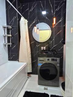 Black Tower Apartment near Airport - 6