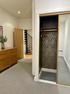 #Huge Master Suite #Self check in #Very central!!! - 5
