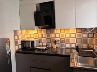 Adrelis StayNest 2BR Apt Amoret Homes - 3