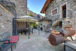 Mille Colline Room with Shared Pool - Happy Rentals - 3