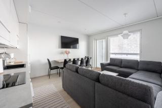 Spacious 1BR Apt. Next to Lake Näsijärvi | Sauna & Free Parking - 2