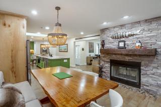 Stone Manor-Luxury Catawba Island Home w/ Hot Tub - 2
