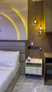 Hansbro Suites And Apartments - 3
