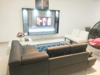 D'Zara Homestay - 8