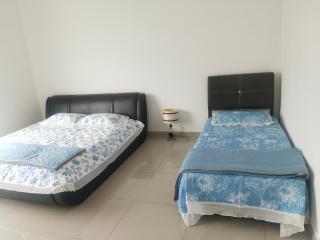 D'Zara Homestay - 1