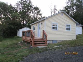 Best View Cabins, Cabin #2 , small one bedroom Cabin - 8