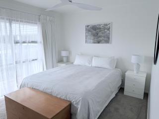 Hahei Beach House - 3 Bedroom - 2