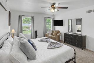 Erlanger 4BR, Hot Tub, Pool Table, Sleeps 10 - 6