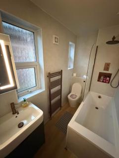 Modern Bournemouth House 4 Bed Sleeps 8 New - 5