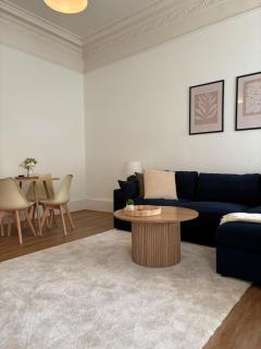 Central Spacious 2BR Home in the heart of Montrose - 0