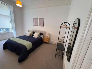 Central Spacious 2BR Home in the heart of Montrose - 3