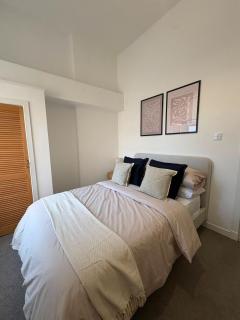 Central Spacious 2BR Home in the heart of Montrose - 1