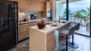Beachfront Condo Roof Pool 5th Ave 2 Blocks Gym - 3