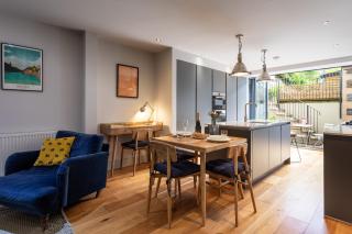 Stylish 2 bedroom self-contained apartment in the heart of Clifton Village - 7