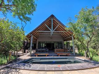 Magnificent home on exclusive wildlife estate - 9