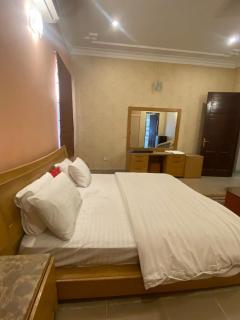Family Guest House - 9