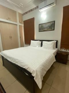 Family Guest House - 4