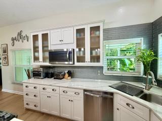 Near KSC - Peaceful Spacious Home for 6 - Fully Stocked Kitchen and Coffee Bar - 4